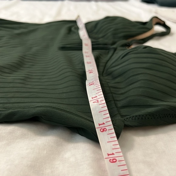 Shade & Shore Ribbed Plunge Front V-Wire One Piece Swimsuit - Picture 12 of 15